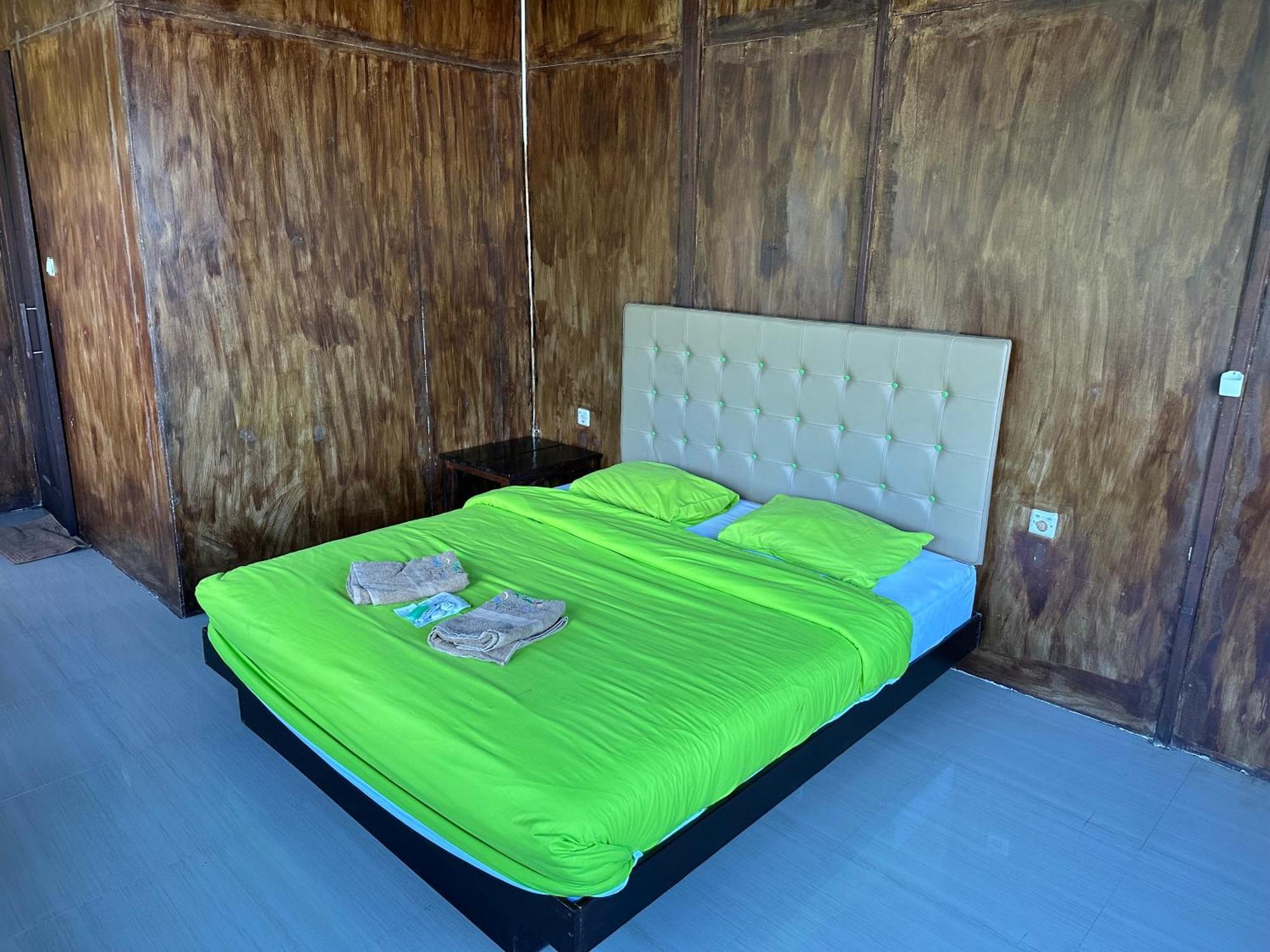 Mooi Park Hotell Sorong Exteriör bild