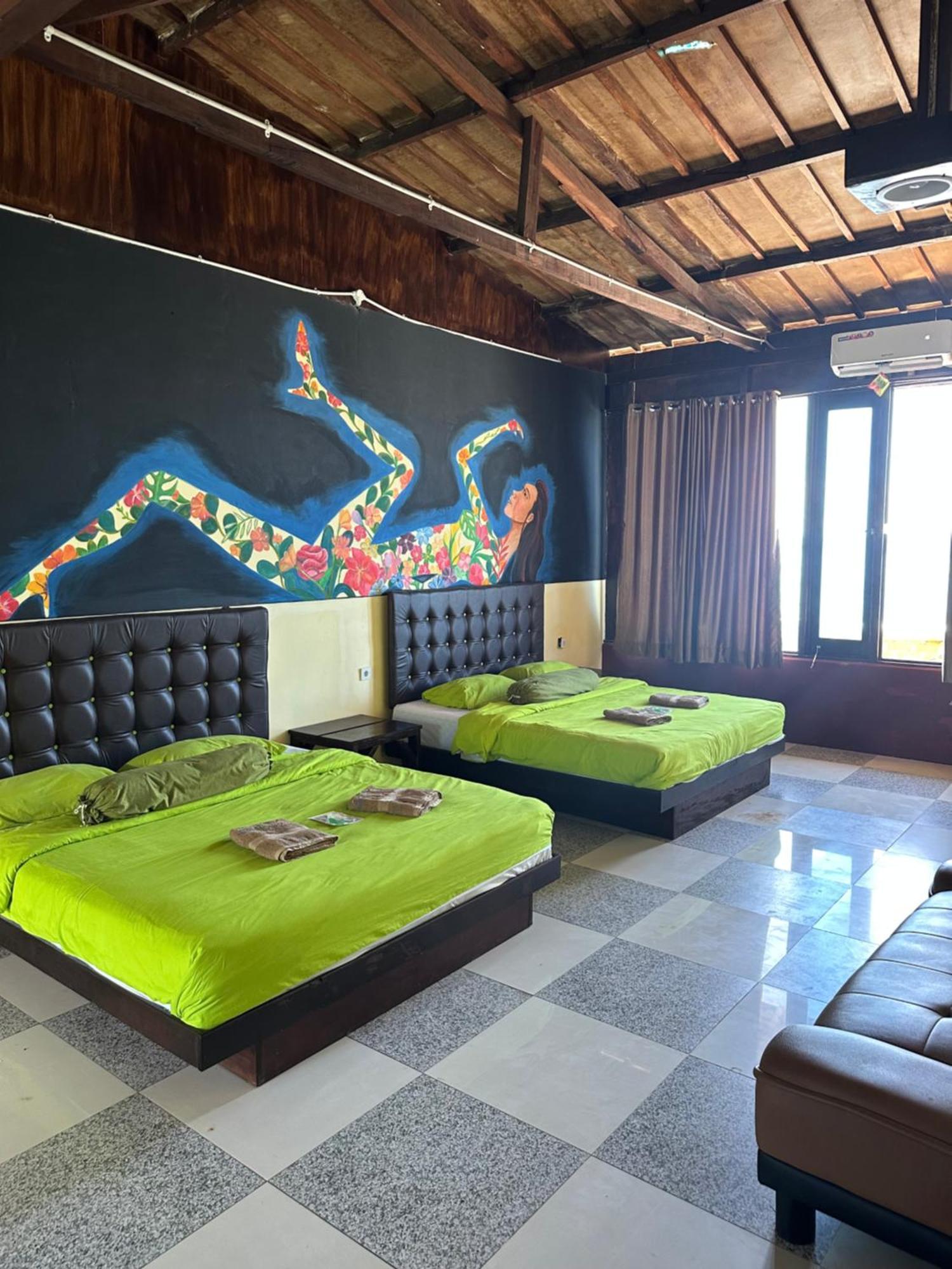 Mooi Park Hotell Sorong Exteriör bild
