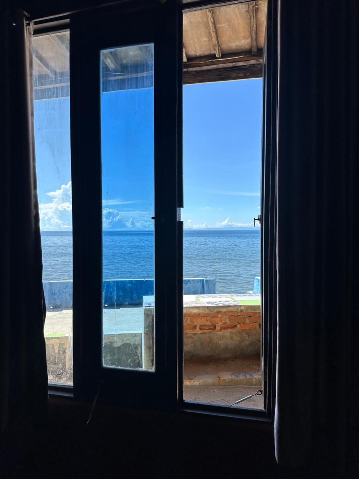 Mooi Park Hotell Sorong Exteriör bild