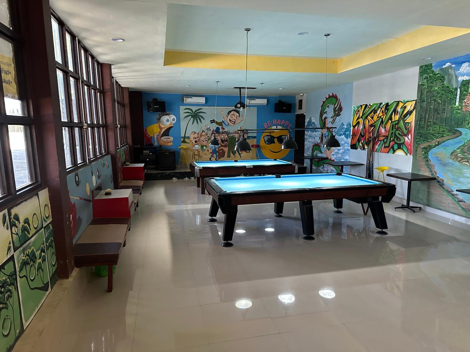 Mooi Park Hotell Sorong Exteriör bild