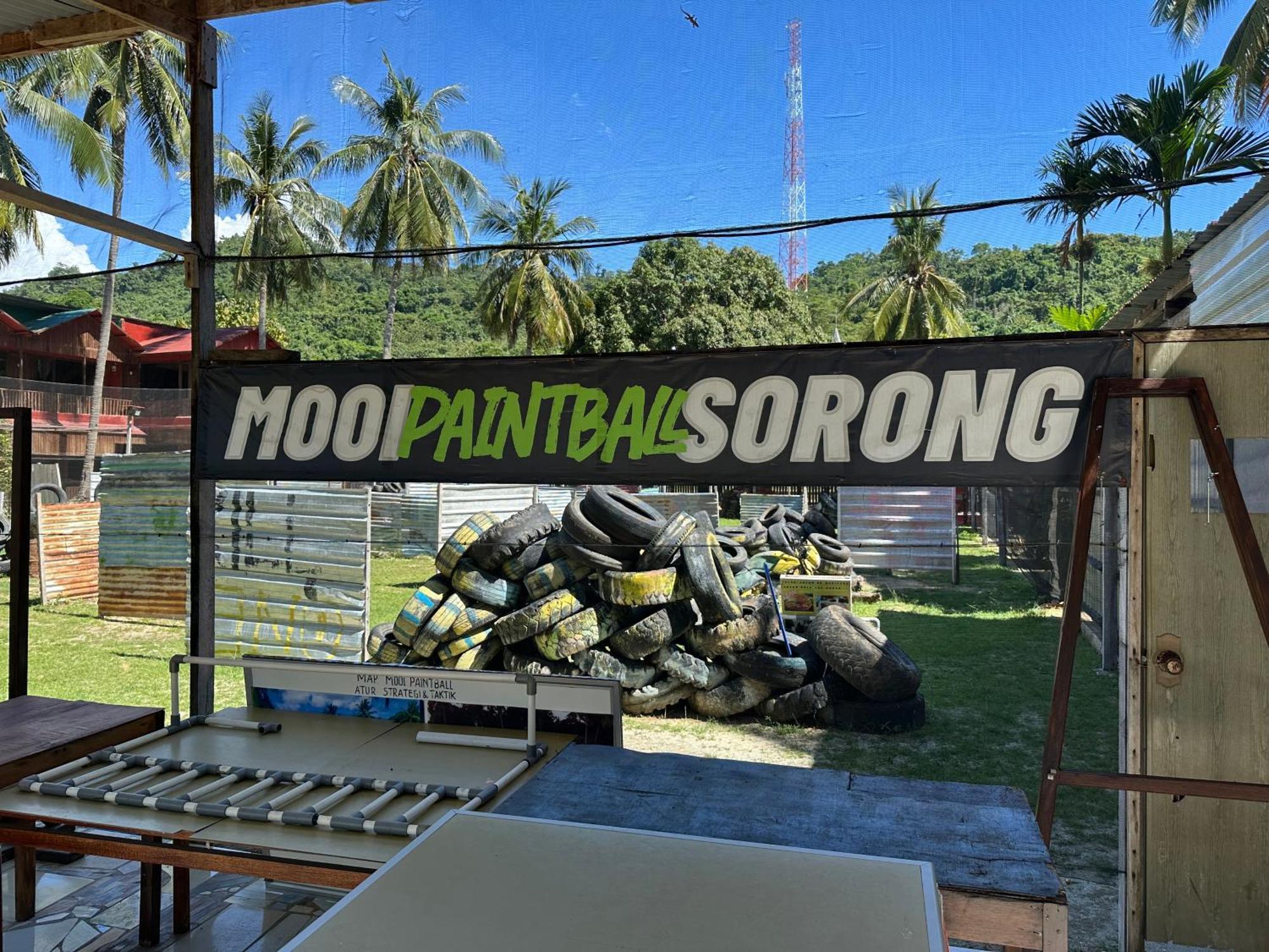 Mooi Park Hotell Sorong Exteriör bild